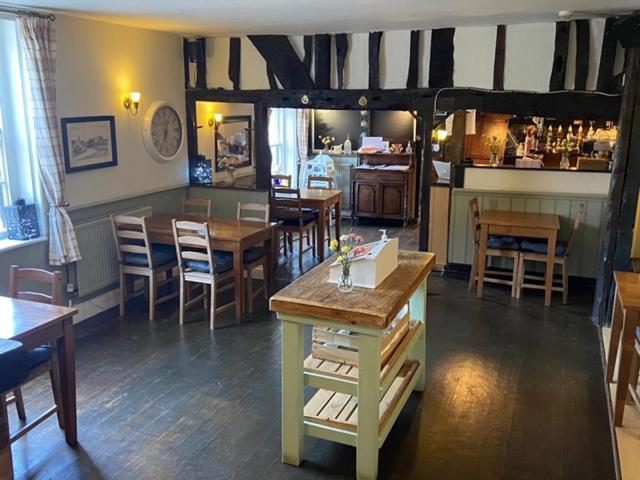 The White Hart Hotel Newenden ภายนอก รูปภาพ