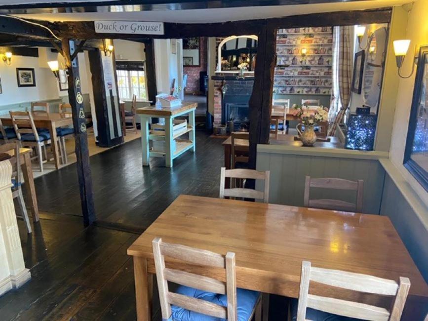 The White Hart Hotel Newenden ภายนอก รูปภาพ
