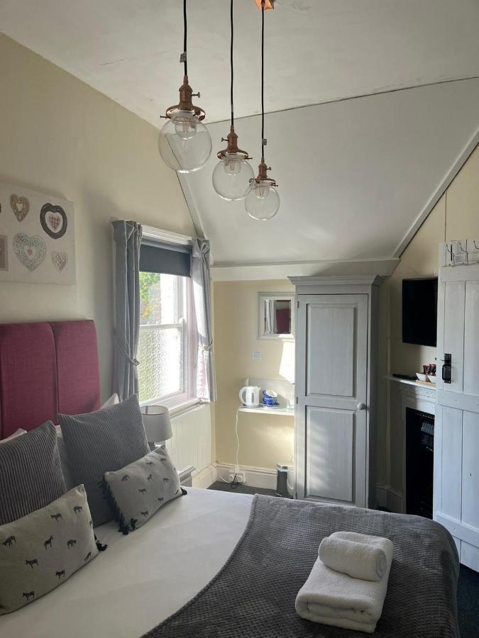The White Hart Hotel Newenden ภายนอก รูปภาพ